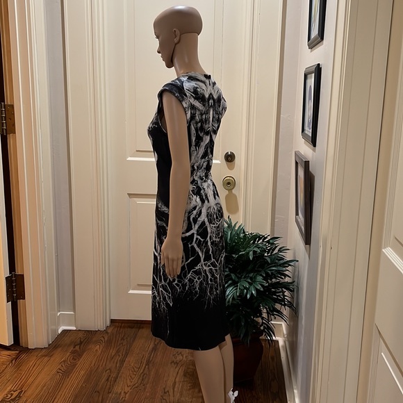 Alexander McQueen - Picture 5 of 7